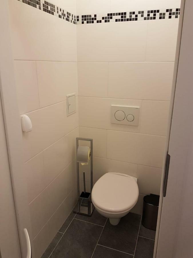 Excellent 2 Bed Apartment 12 Mins From Center Wenen Buitenkant foto