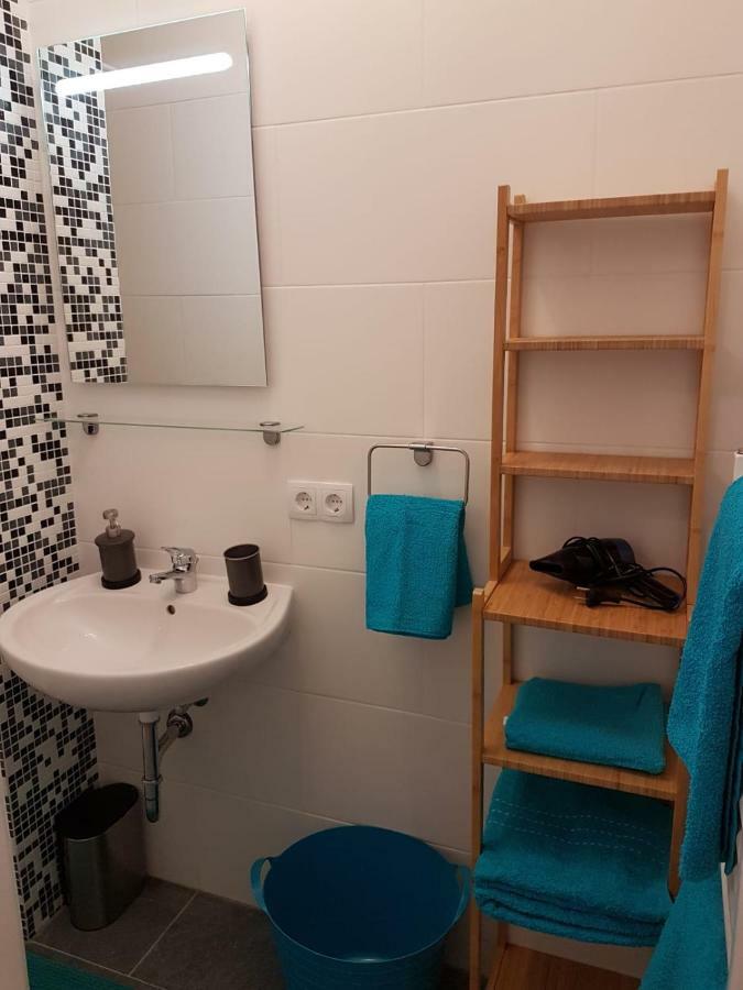 Excellent 2 Bed Apartment 12 Mins From Center Wenen Buitenkant foto