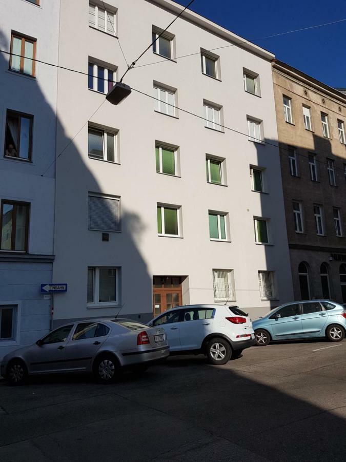 Excellent 2 Bed Apartment 12 Mins From Center Wenen Buitenkant foto