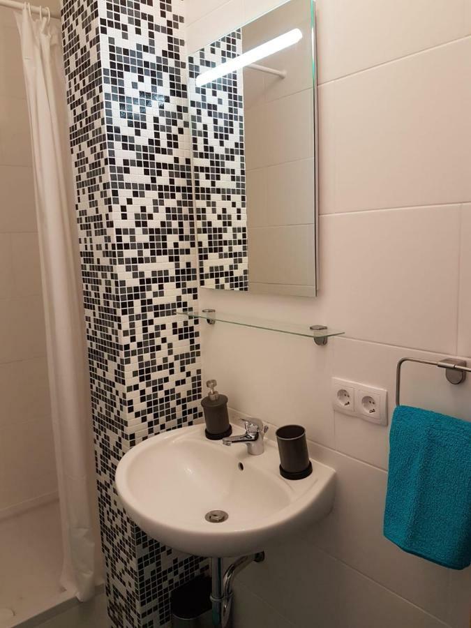 Excellent 2 Bed Apartment 12 Mins From Center Wenen Buitenkant foto