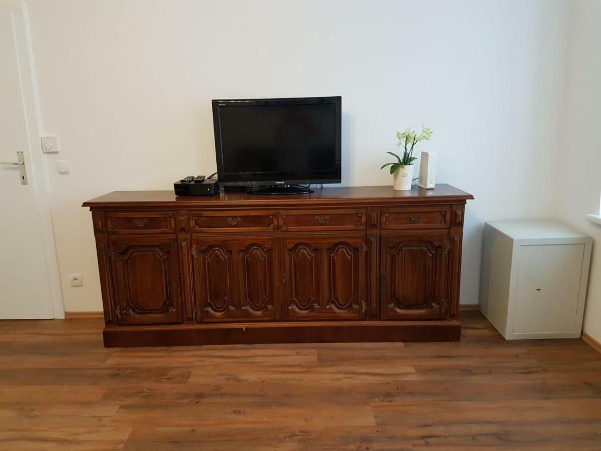Excellent 2 Bed Apartment 12 Mins From Center Wenen Buitenkant foto